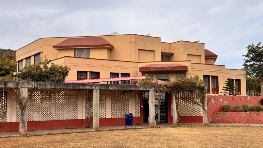 Hint yönetimi Müslüman öğrencilerin başarısı sebebiyle Keşmir'deki tıp fakültesini kapattı