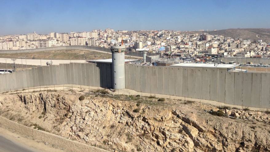 İsrail işgal altındaki Batı Şeria'yı bölecek yeni bir duvar inşa ediyor