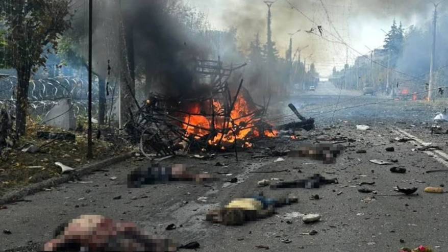 Ukrayna'da iki yolcu otobüsüne saldırı: En az 30 ölü