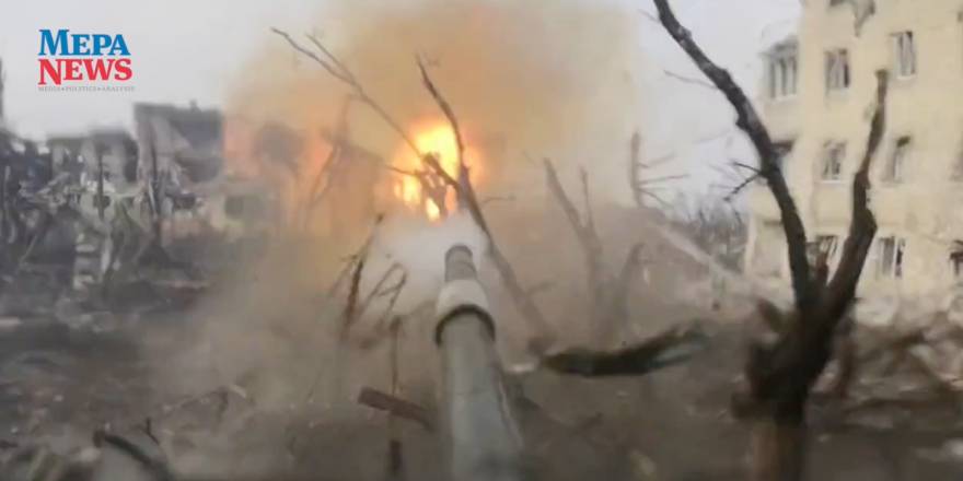 Rus tankının ilerleyişi Ukrayna'daki savaşın şiddetini gözler önüne serdi